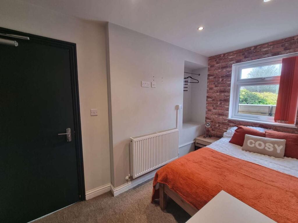 Main image of property: Warwick Road