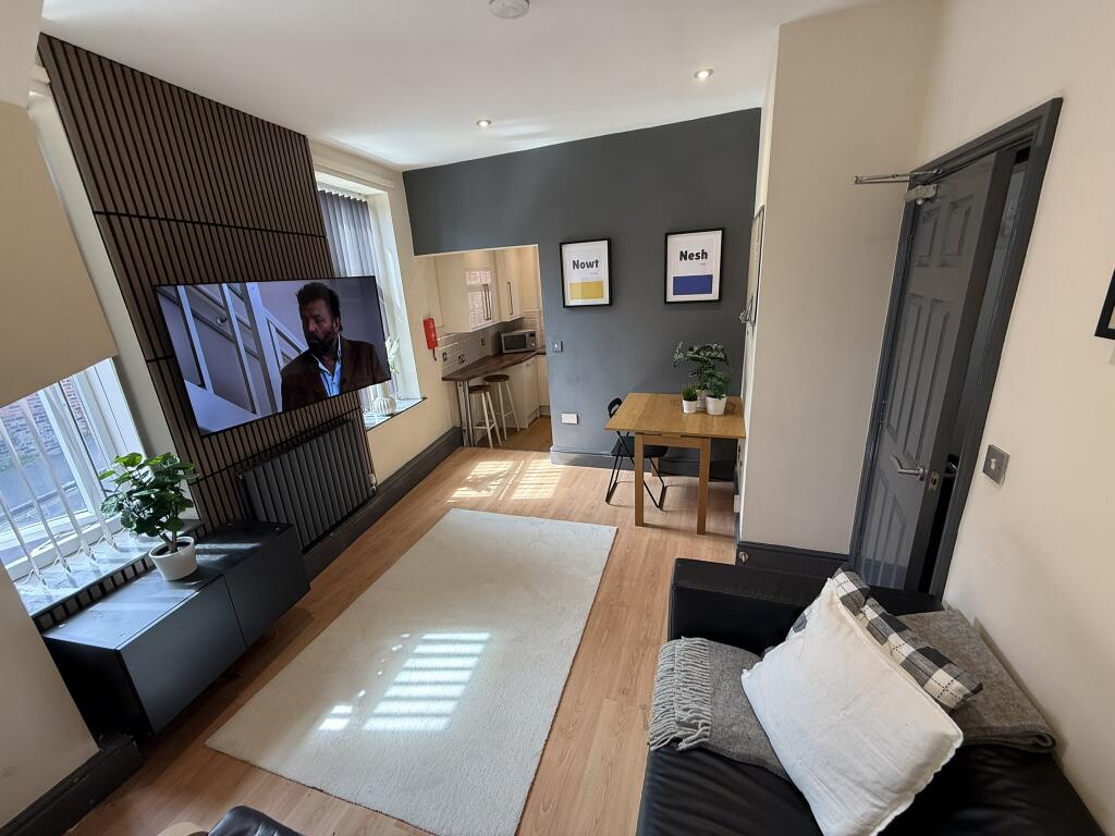 Main image of property: 75A Junction Road, S11 8XA - STUDENT PROPERTY