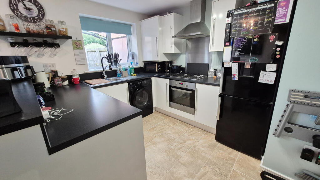 Harbridge Road, Broughton, Chester, Cheshire photo 4