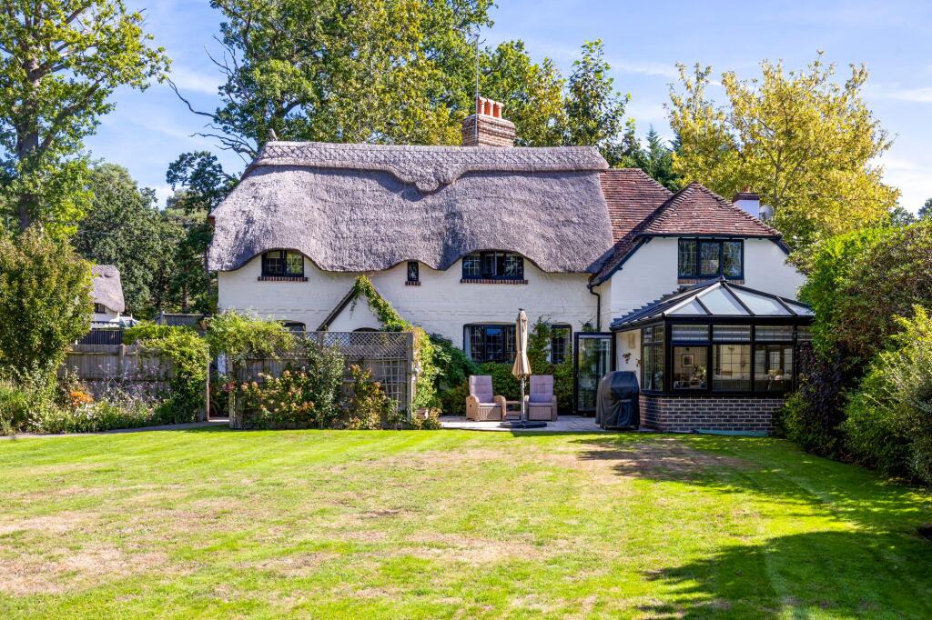 House in Redhill - View 3