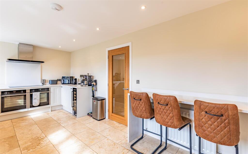 Springbank Close, Bwlch, Brecon photo 4