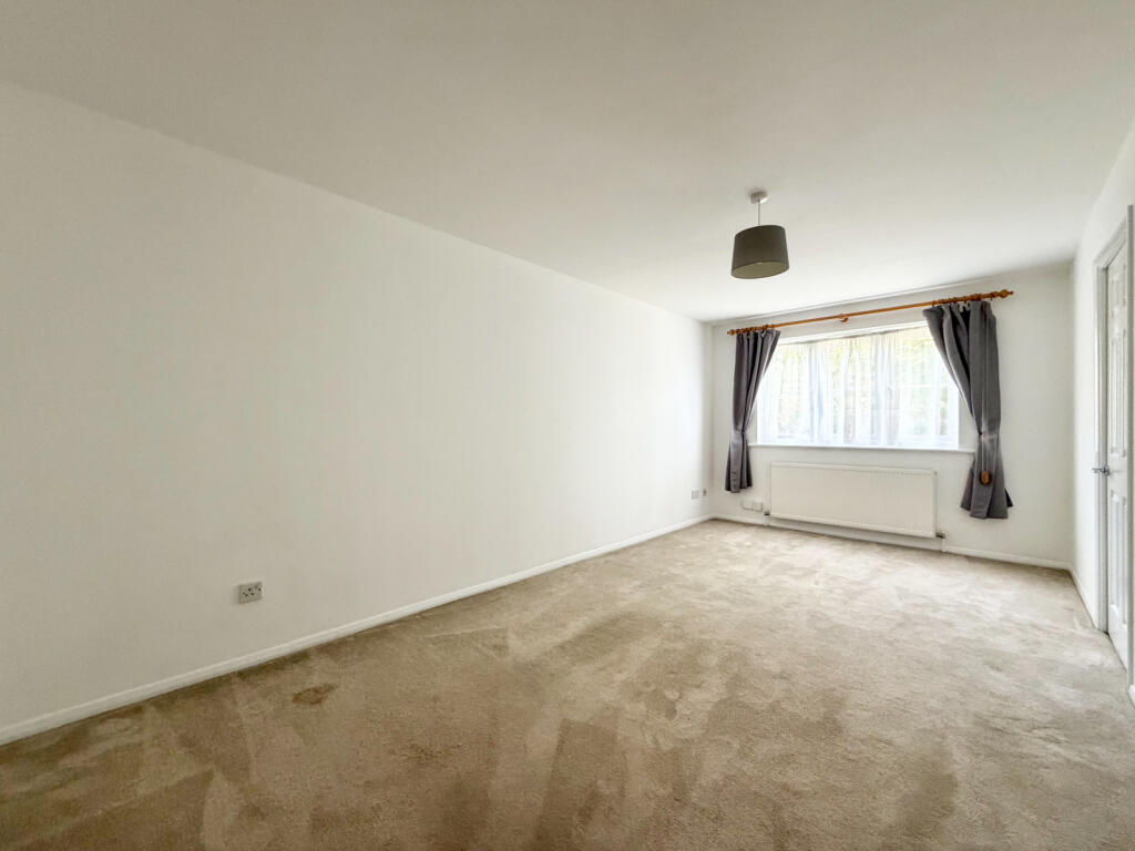 Apartment in Dacorum, Berkhamsted - More