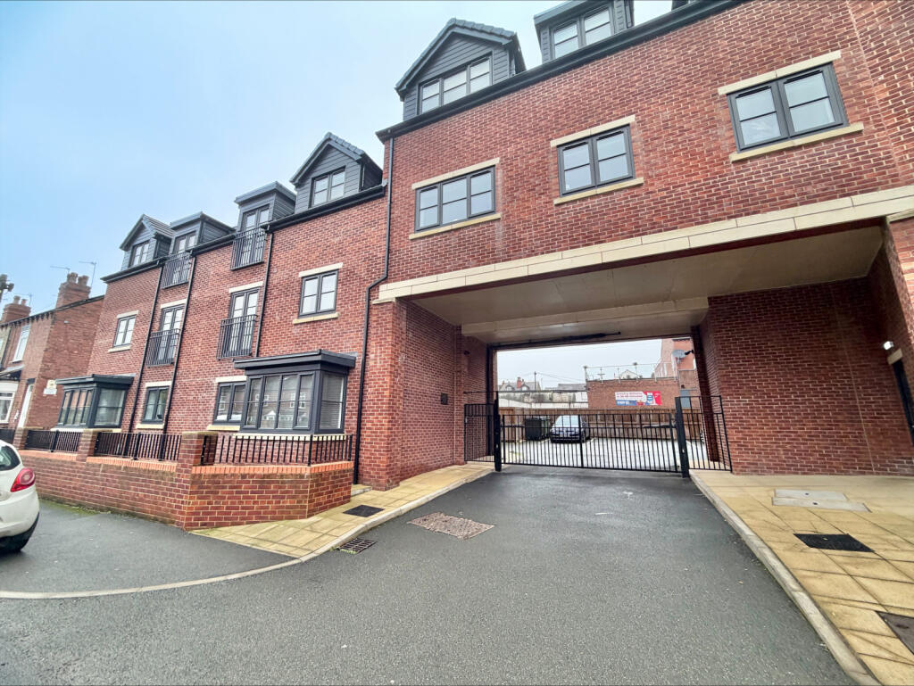 Apartment in Leeds - More