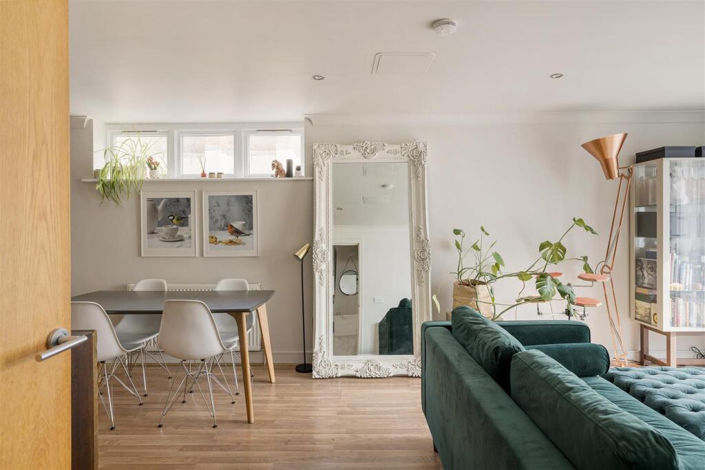 Main image of property: Kingsland Road, Dalston