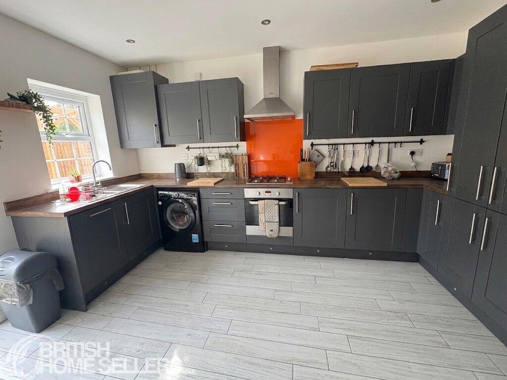 House in Hull - View 2