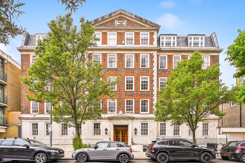 Apartment in London - More