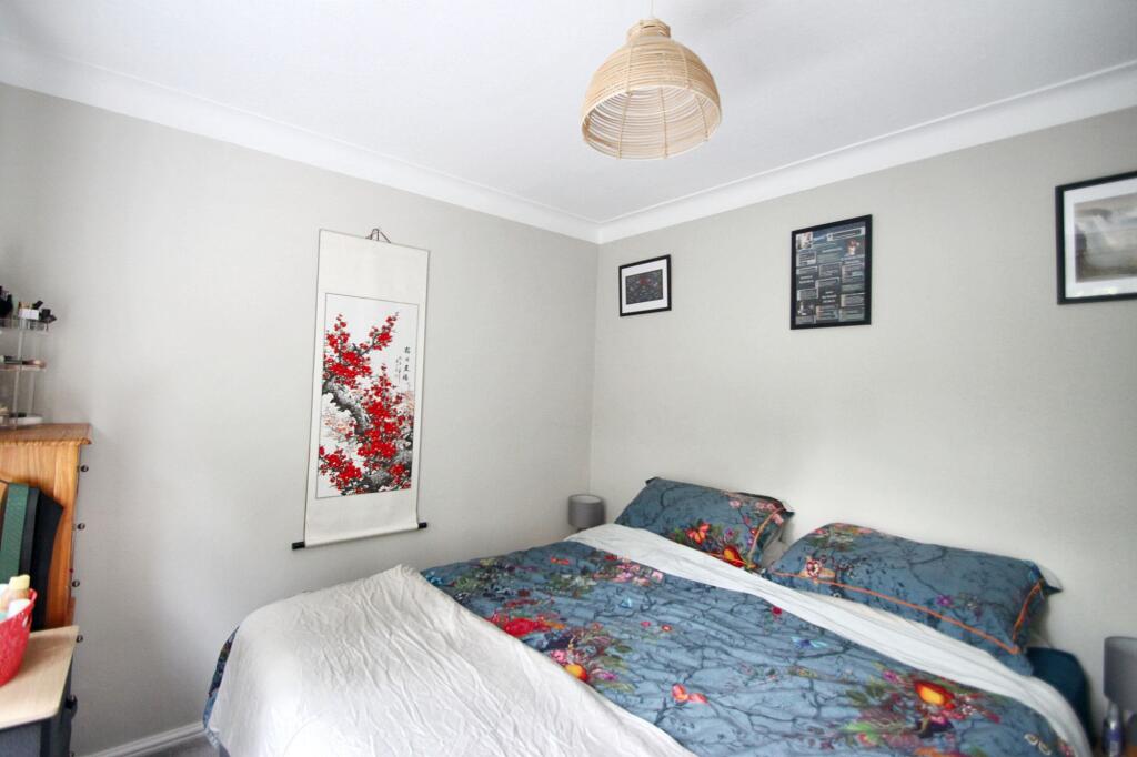 St. Barnabas Road, Woodford Green, IG8 photo 3