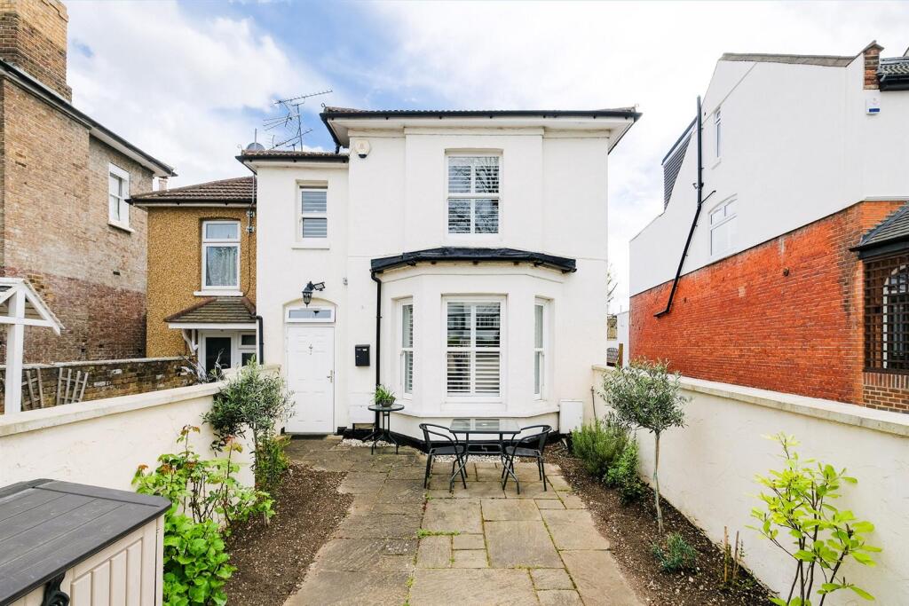 Main image of property: New Wanstead, Wanstead