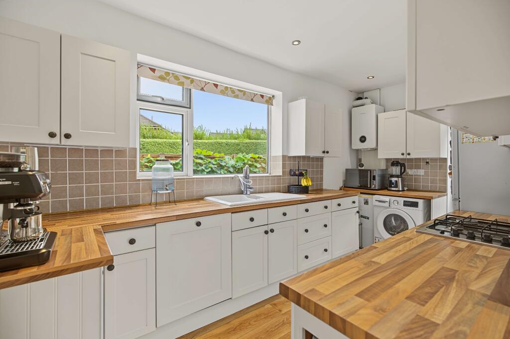 Northenden Road, Sale, M33 photo 4