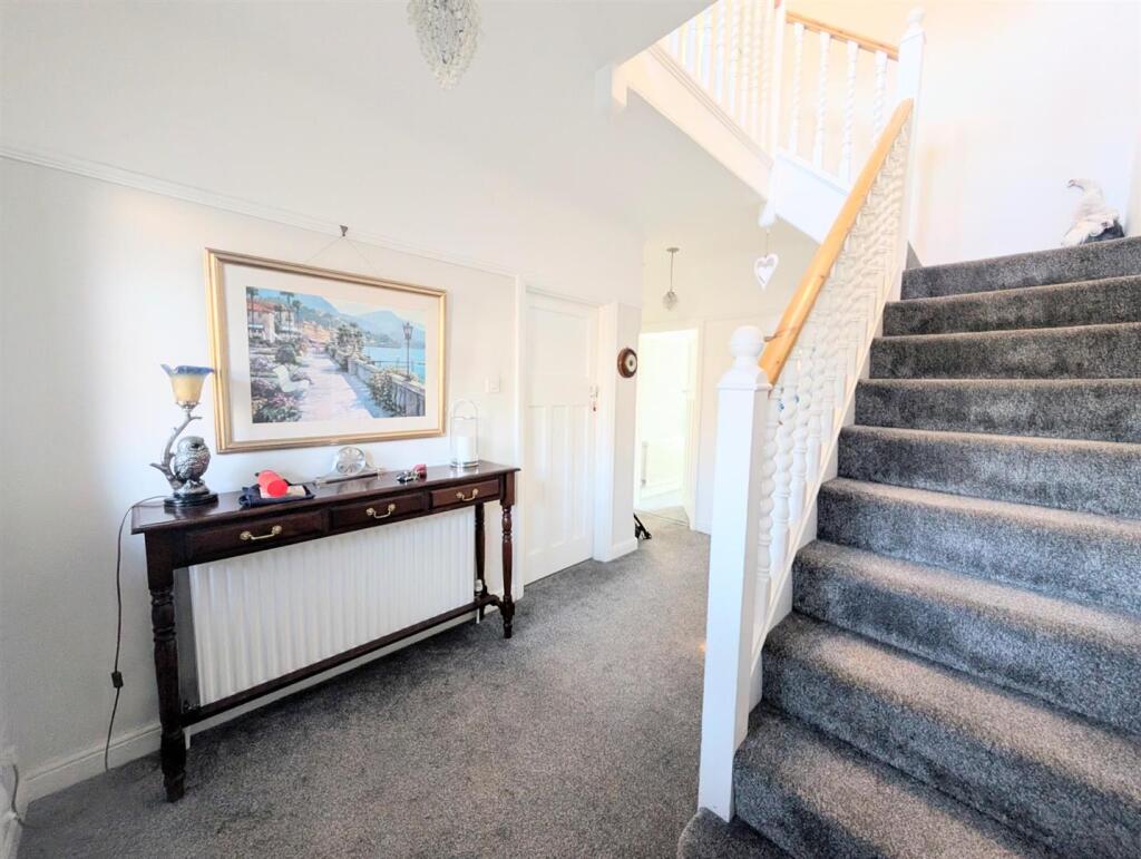 Pentire Avenue, UPPER SHIRLEY Southampton photo 2