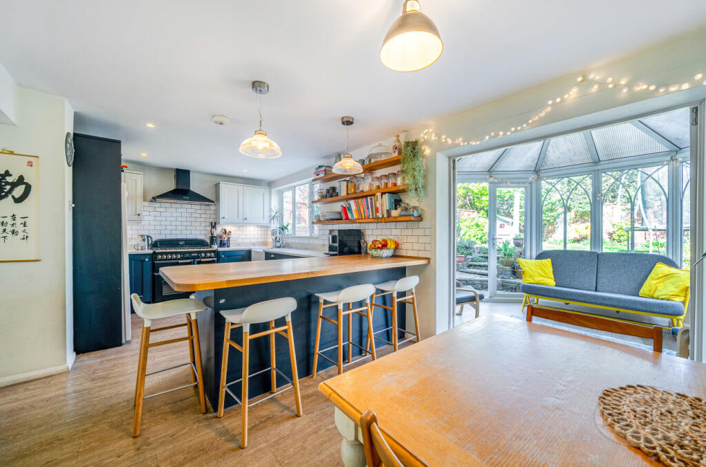 House in Waverley, Farnham - View 2