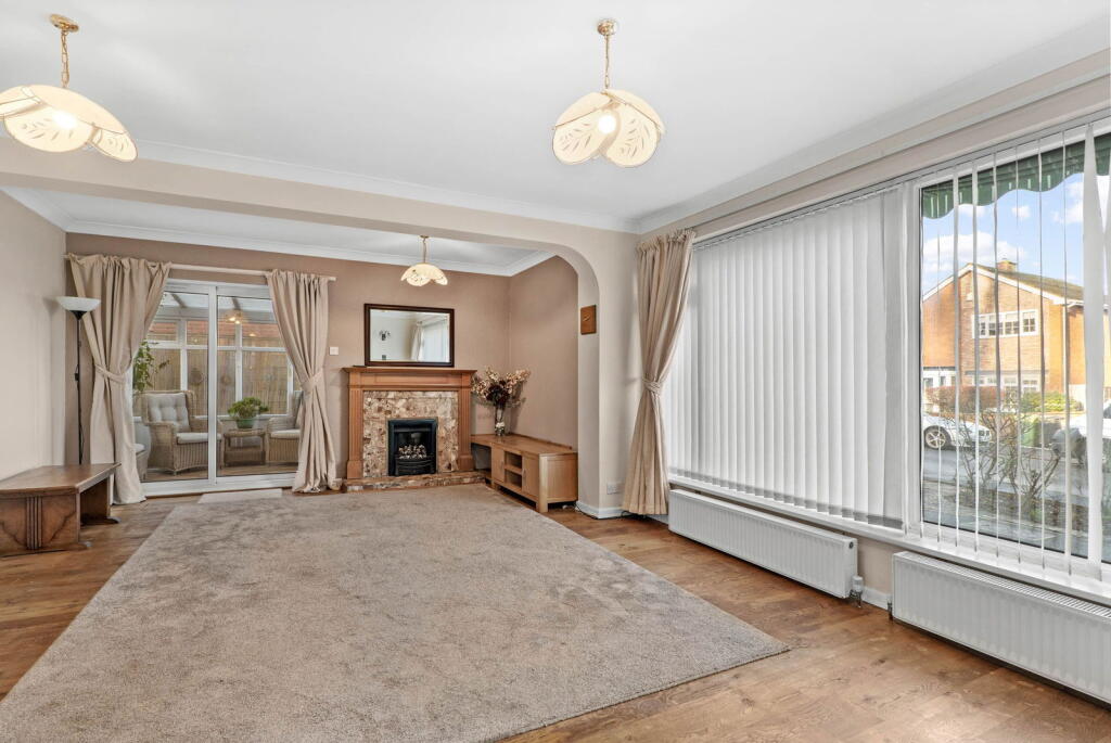 14 Goodwood Avenue, Battenhall, Worcester.  WR5 2HR photo 3