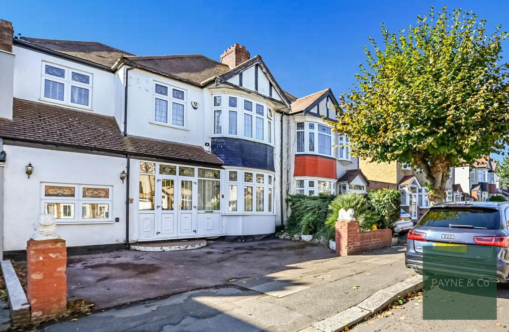 Glenthorne Gardens, Barkingside, IG6 photo 3