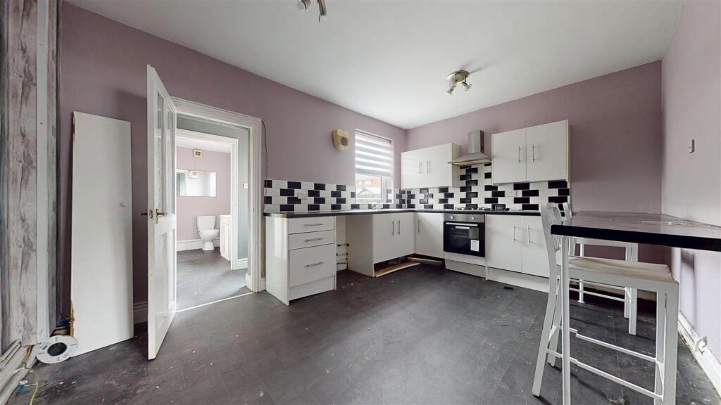 House in St Helens, Liverpool City Region - View 4