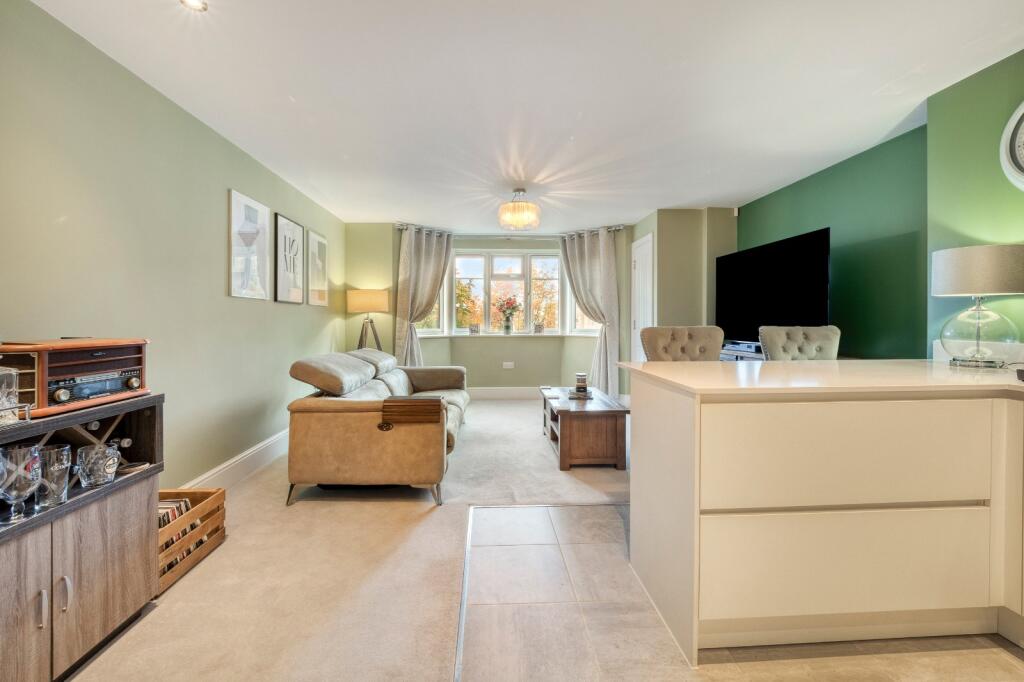 Apartment in Sutton - More