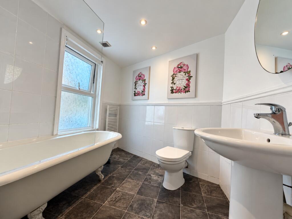 House in Broadstairs, Upton - More