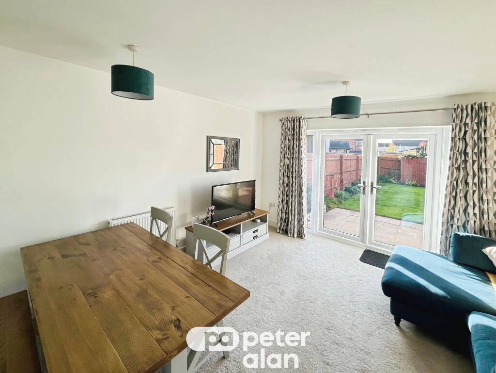 House in Newport - View 5