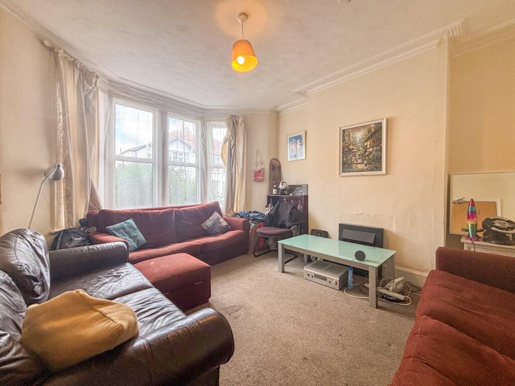 5 bedroom terraced house for rent