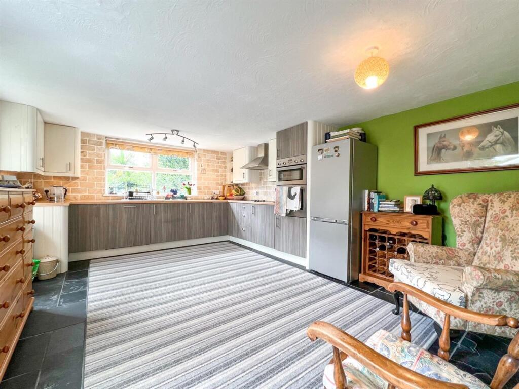 House in Truro, Carharrack - View 4