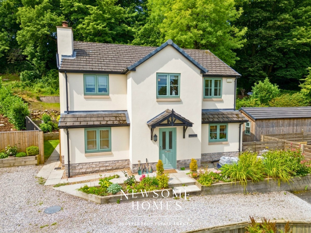 Main image of property: Clos Llannerch, Carmel