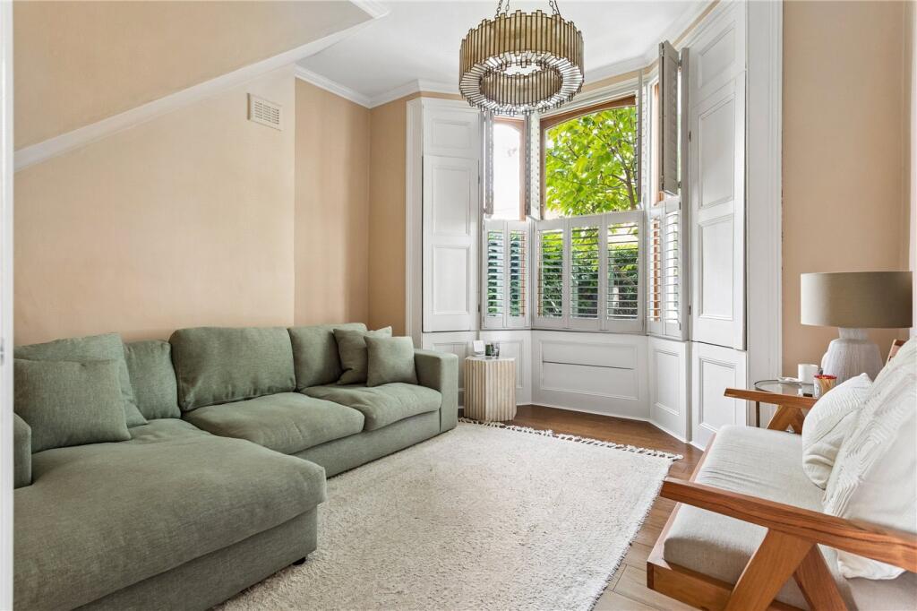 Apartment in London - View 3