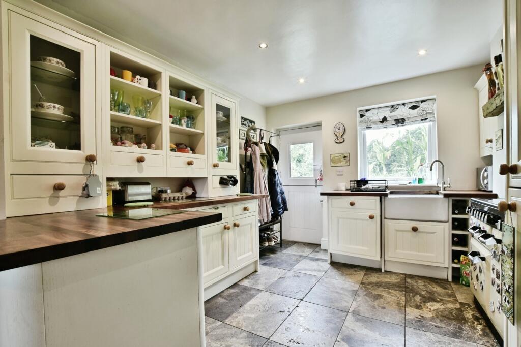 House in Warrington, Little Bollington with Agden - More