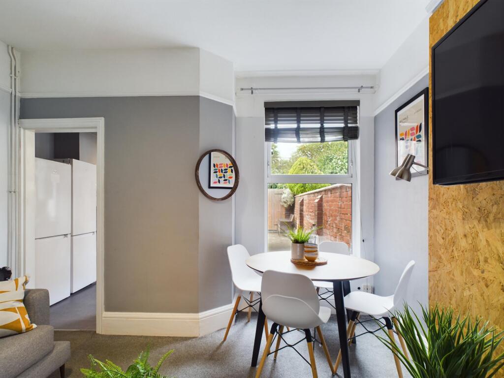 House in Lincoln, New Boultham - More
