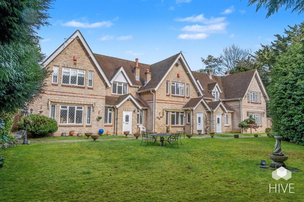 Main image of property: Manor Road, Bournemouth