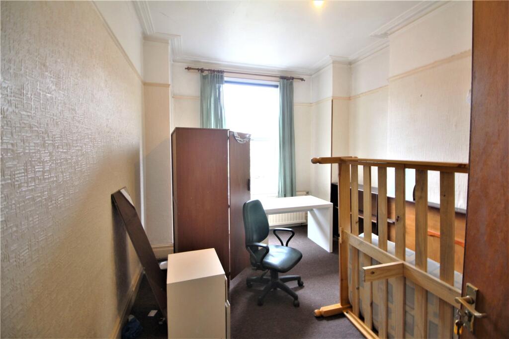 6 bedroom house for rent