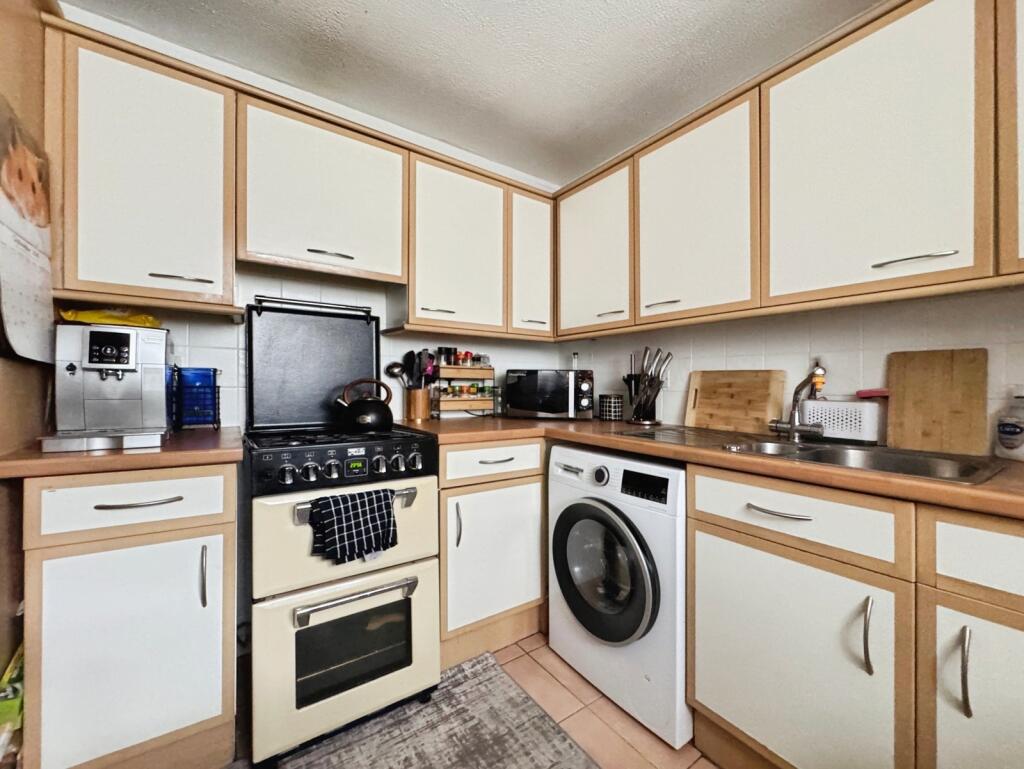 House in Bracknell, Easthampstead - View 5