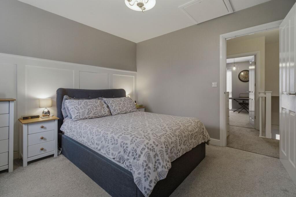 Buzzard Crescent, Malvern, WR14 photo 4