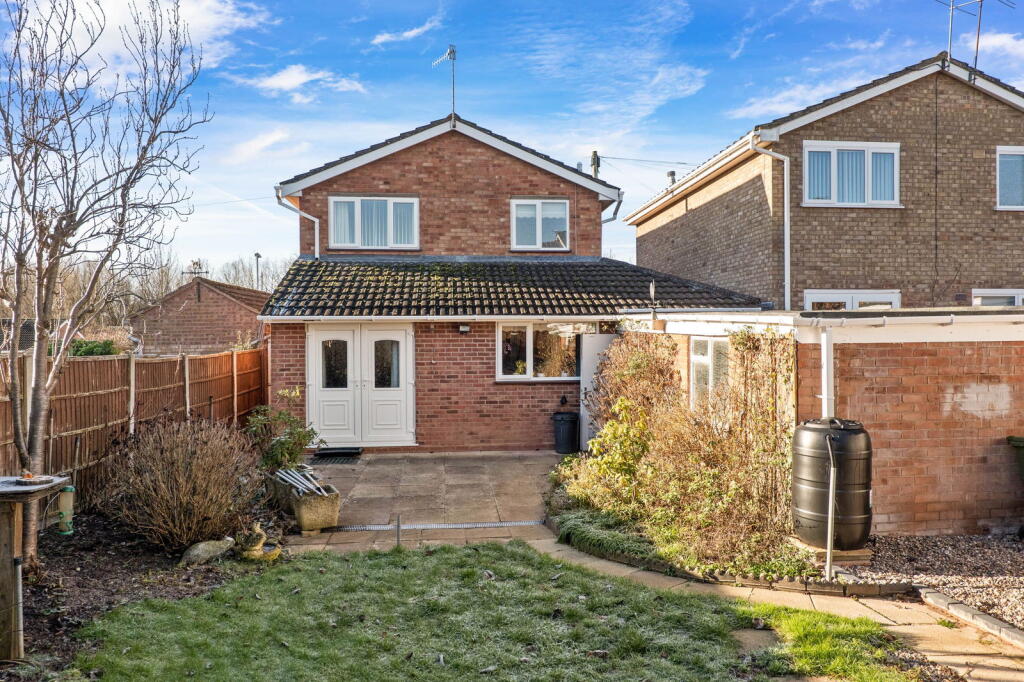 3 bed detached - 116 Columbia Drive, Lower Wick, Worcester. WR2 4XU image 4