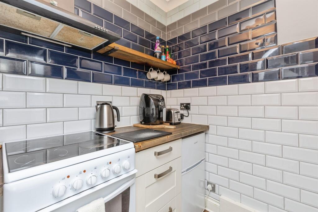 Apartment in Tonbridge - View 3