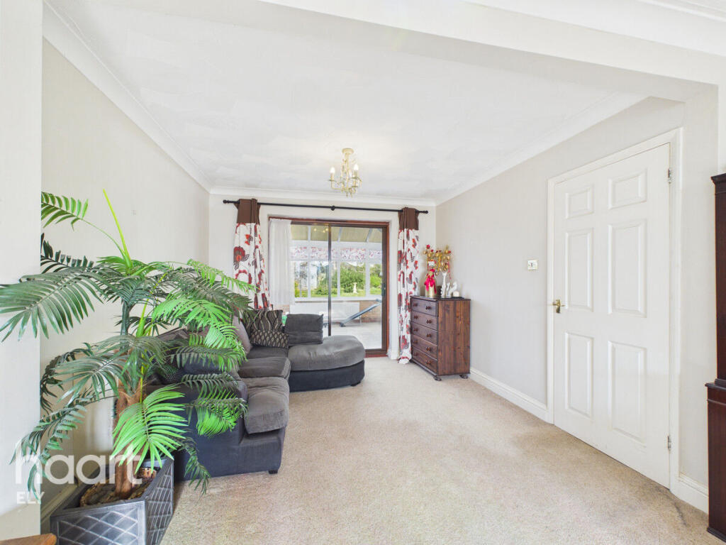 Elizabeth Court, Sutton photo 3