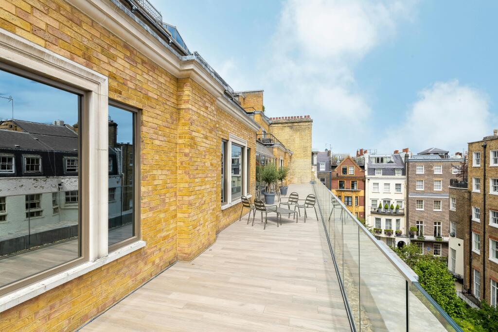 _T3A7394 - 090725_SCD_6_Chesterfields_Gardens_©_Peter Landers Photography - Large - use.jpg