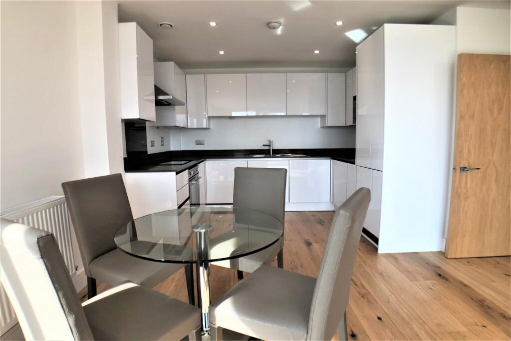 Apartment in London - More