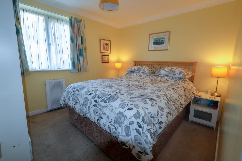 Ground Floor, Private Garden & Extended Lease photo 4