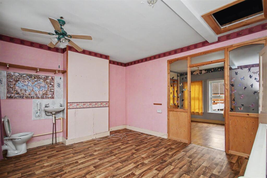 House in Northampton - View 5