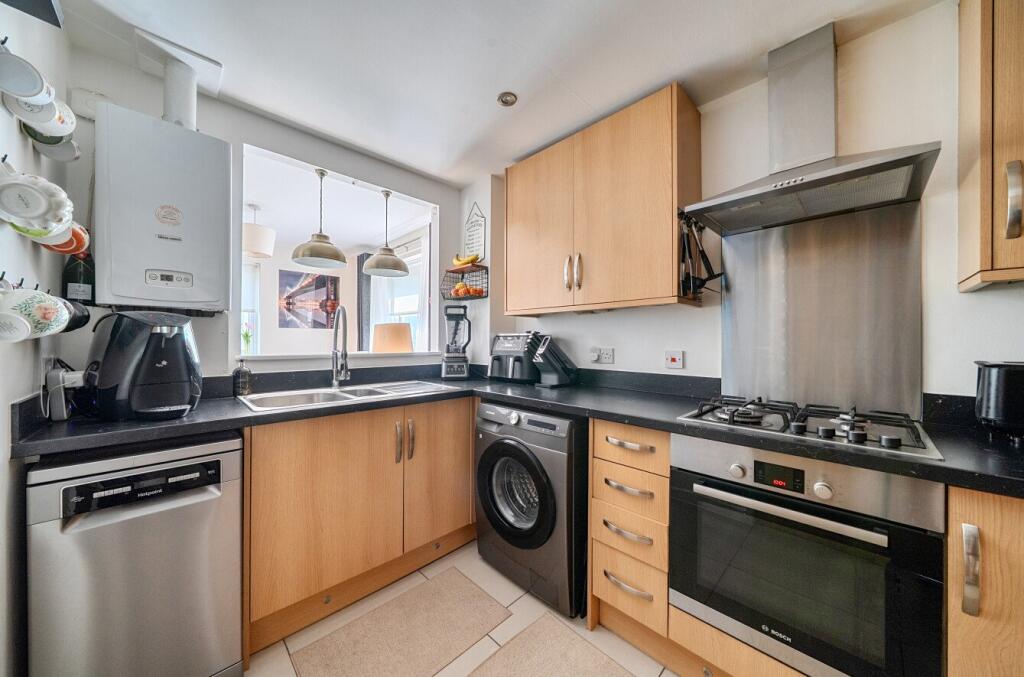 Apartment in Eastleigh, Hound - View 4