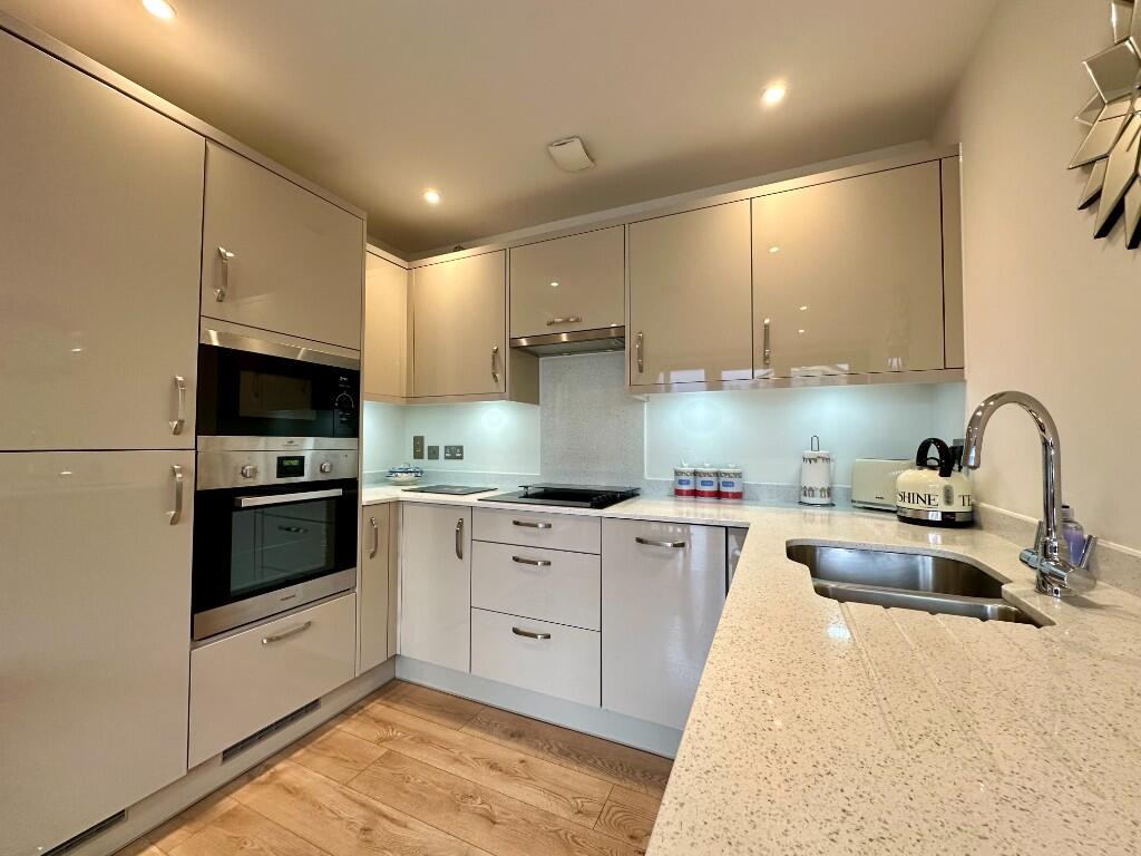 Apartment in Poole - View 2