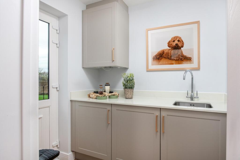 House in Eastleigh, Boorley Green, Botley - More