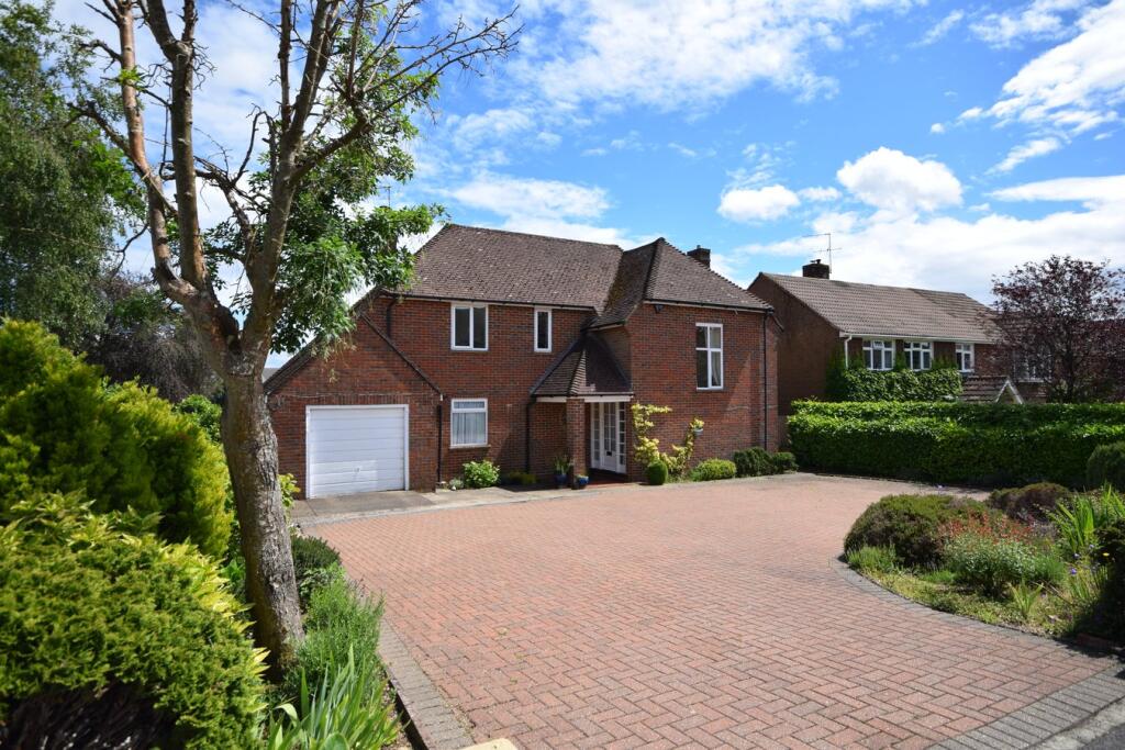 Main image of property: Abbots Ride, Farnham, Surrey, GU9
