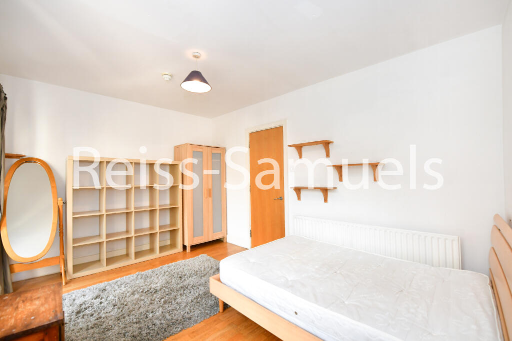 6 bedroom town house for rent
