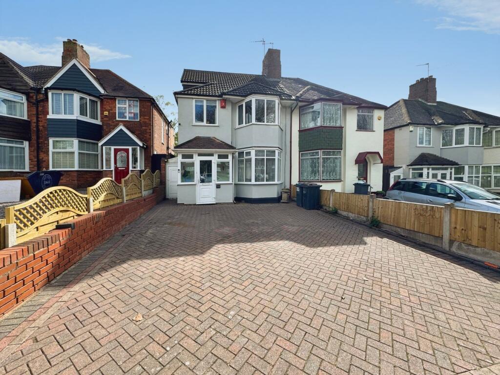 Main image of property: Kingstanding Road, Birmingham, B44