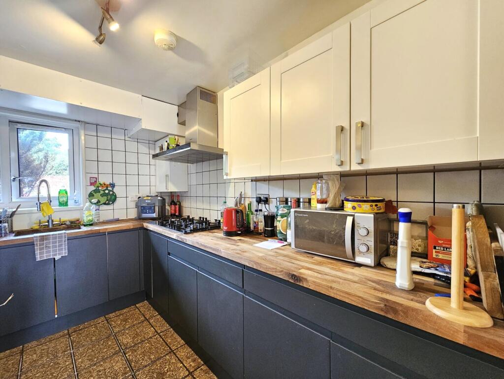 House in London - View 2
