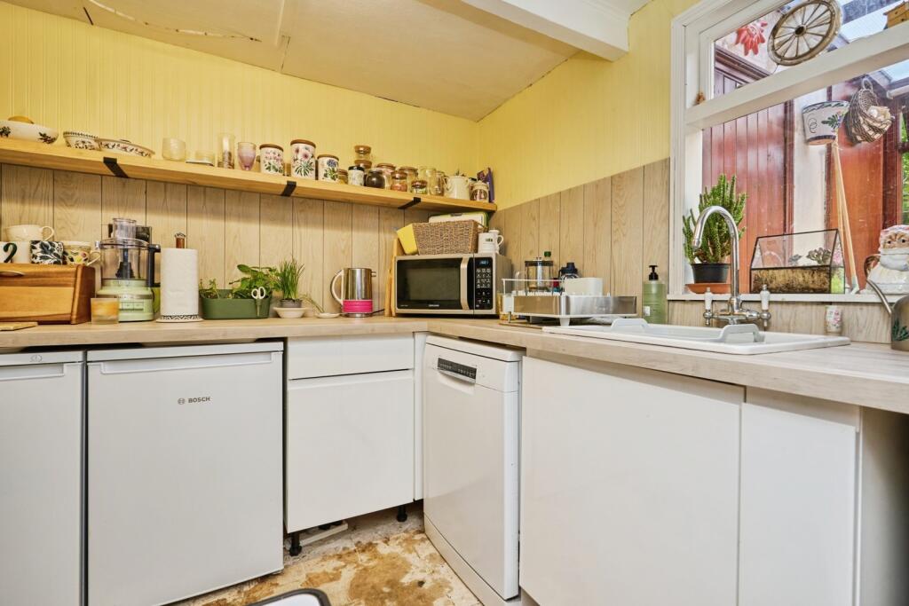 Castle Road, Newport, Isle of Wight, PO30 - View 3