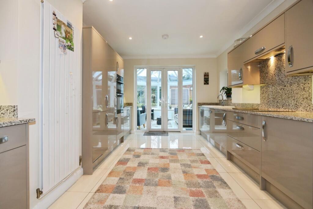 House in Leicester - View 5