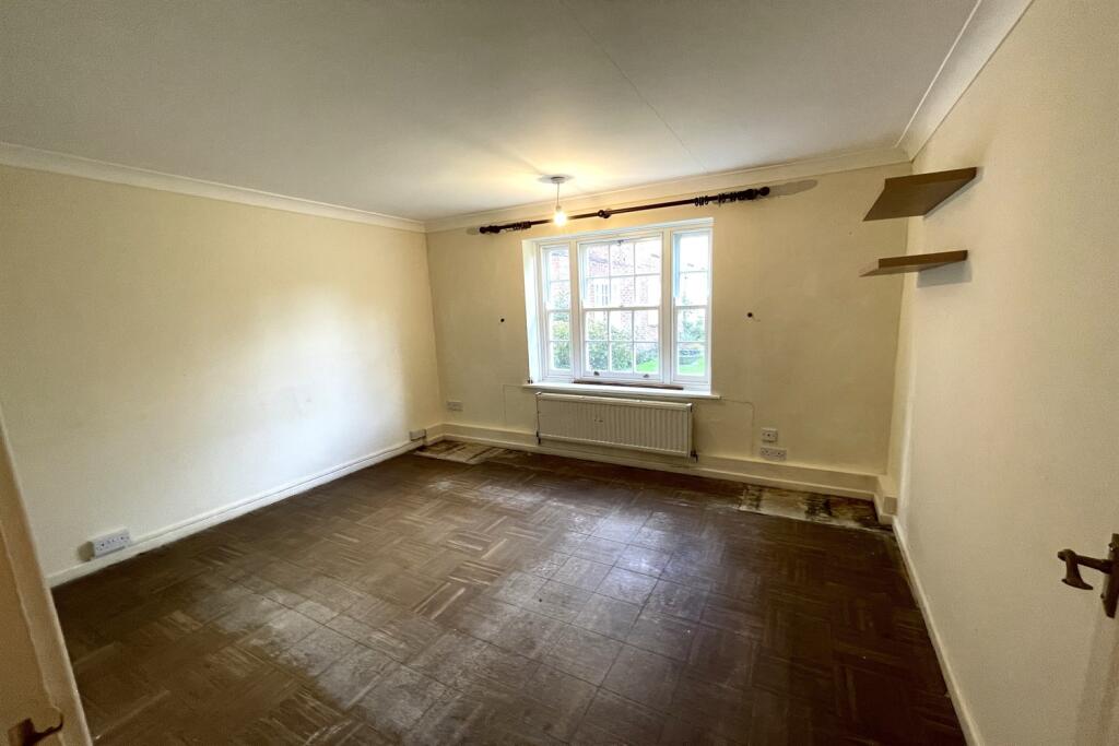 Apartment in Reading - View 5