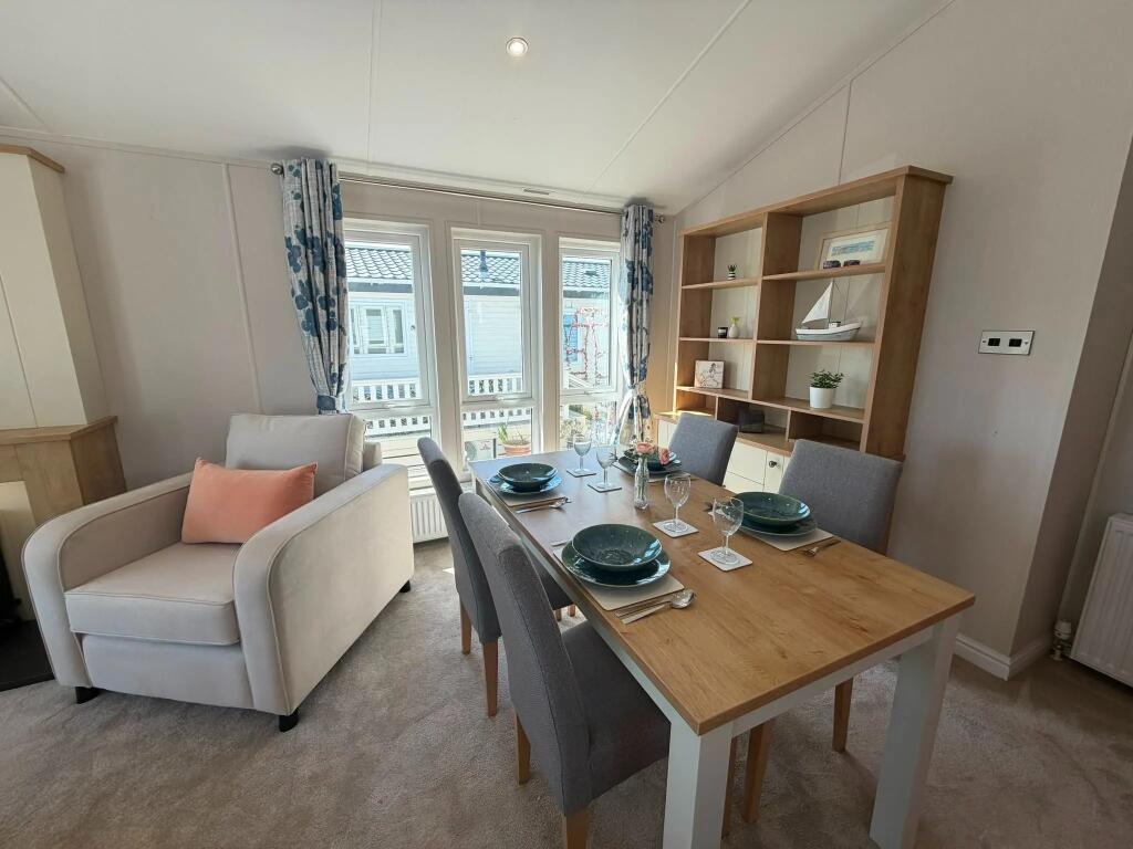House in Southampton - More
