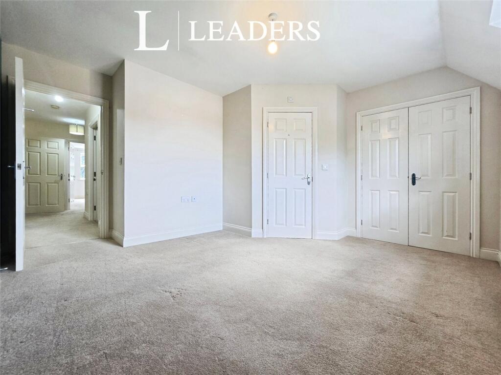 Chalford Grange, Fareham, Hampshire - More